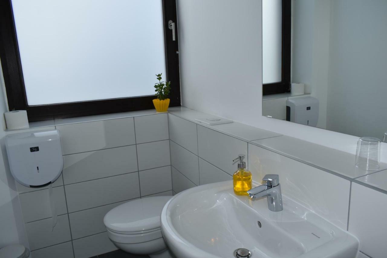 Motel Schoenefeld Großziethen エクステリア 写真