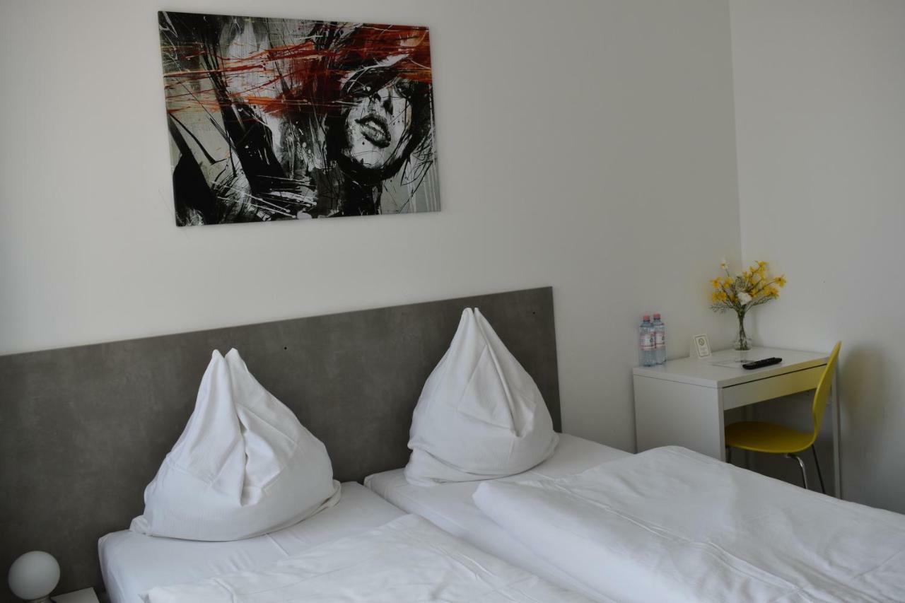 Motel Schoenefeld Großziethen エクステリア 写真