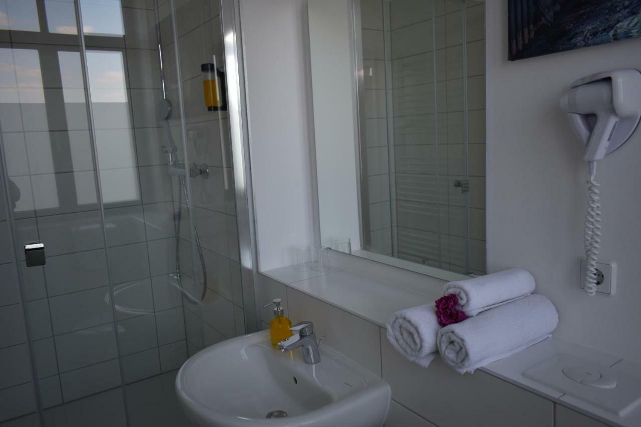 Motel Schoenefeld Großziethen エクステリア 写真